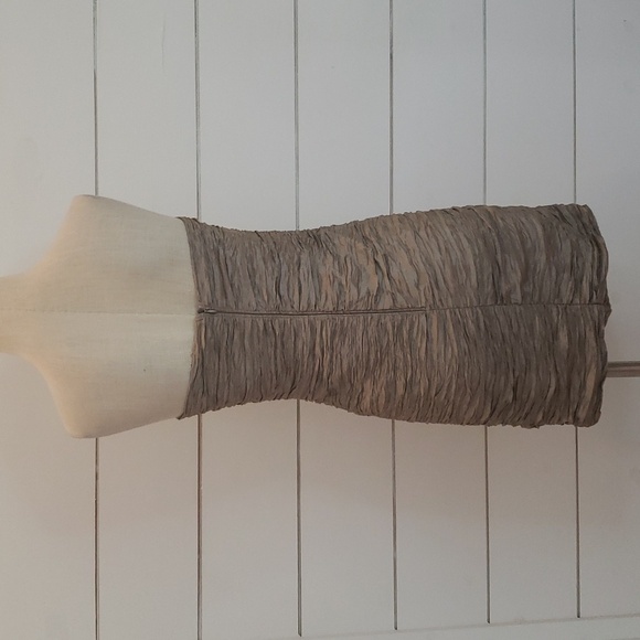 DAISY Y2K medium mini dress tan tube style with texture - Picture 3 of 5